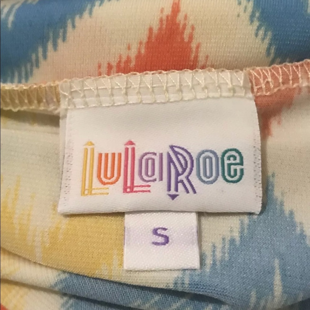 ‼️SOLD‼️
LuLaRoe Azure Skirt Yellow Coral Blue Diamond - Picture 2 of 6